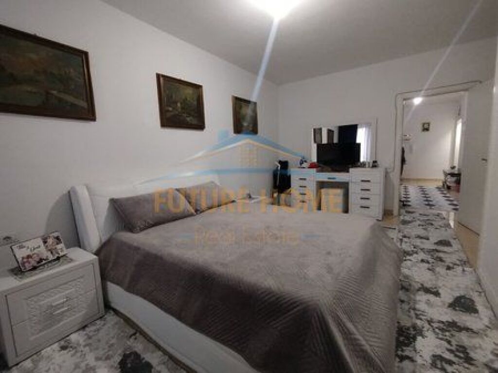 Shitet, Apartament 1+1, Kamez