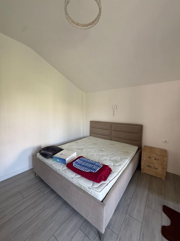 Qera | Shtëpi private 1 + 1 | Rruga 5 Maji | 350 €/muaj