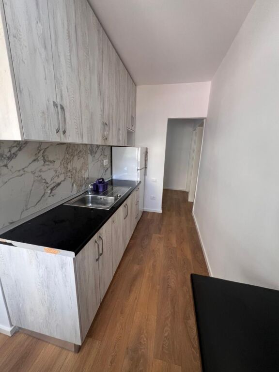 Shitet apartament 1+1 📍Laprakë, pranë KMY