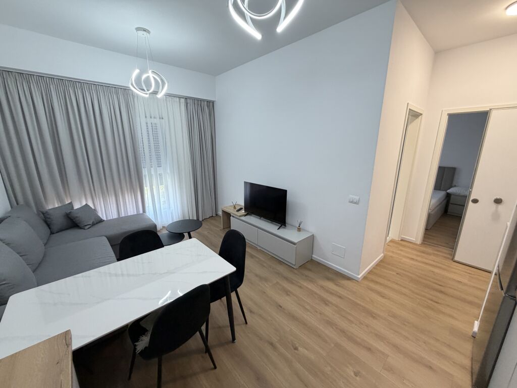 Jepet me qera Apartament 1+1 Ali Demi 380 mij lek 