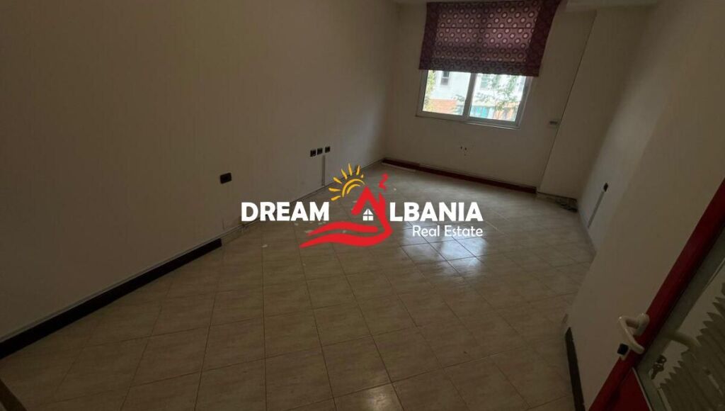 Shitet Apartament te Mine Peza prane Prokuroris  3+1 (ID4131506)
