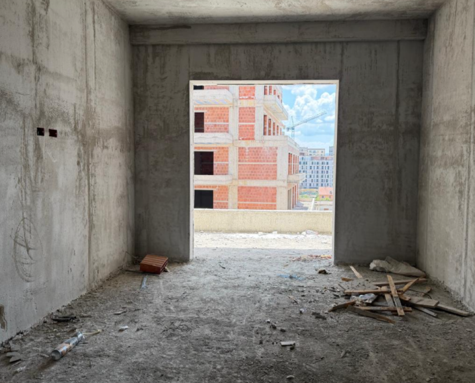 Shitet Apartament 1+1 Fusha e Aviacionit