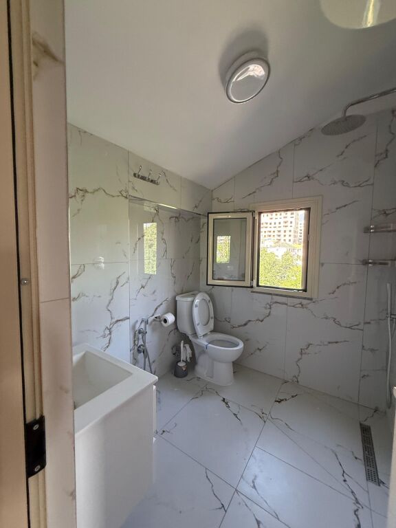 Qera | Shtëpi private 1 + 1 | Rruga 5 Maji | 350 €/muaj