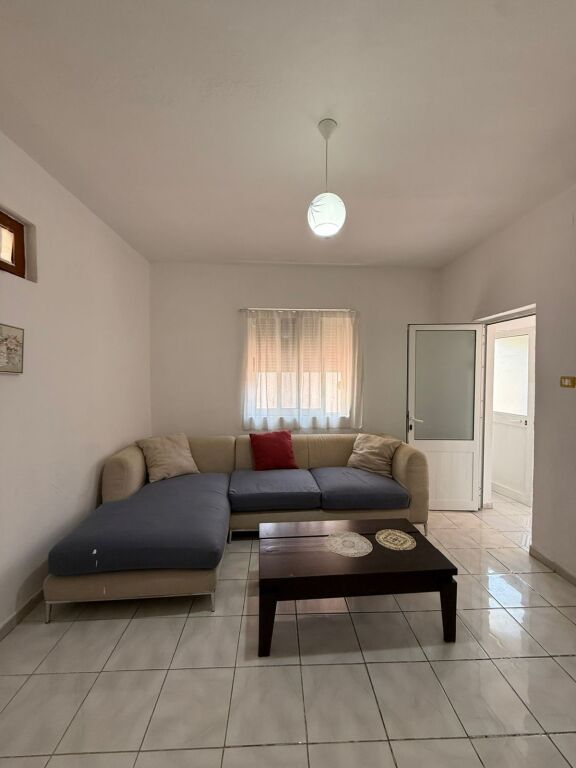 Qera | Shtëpi private 1 + 1 | Selvia | 400 €/muaj
