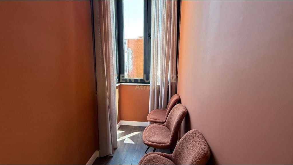 Apartment 1+1 For Rent in Pazari i Ri, Tirana - 700€