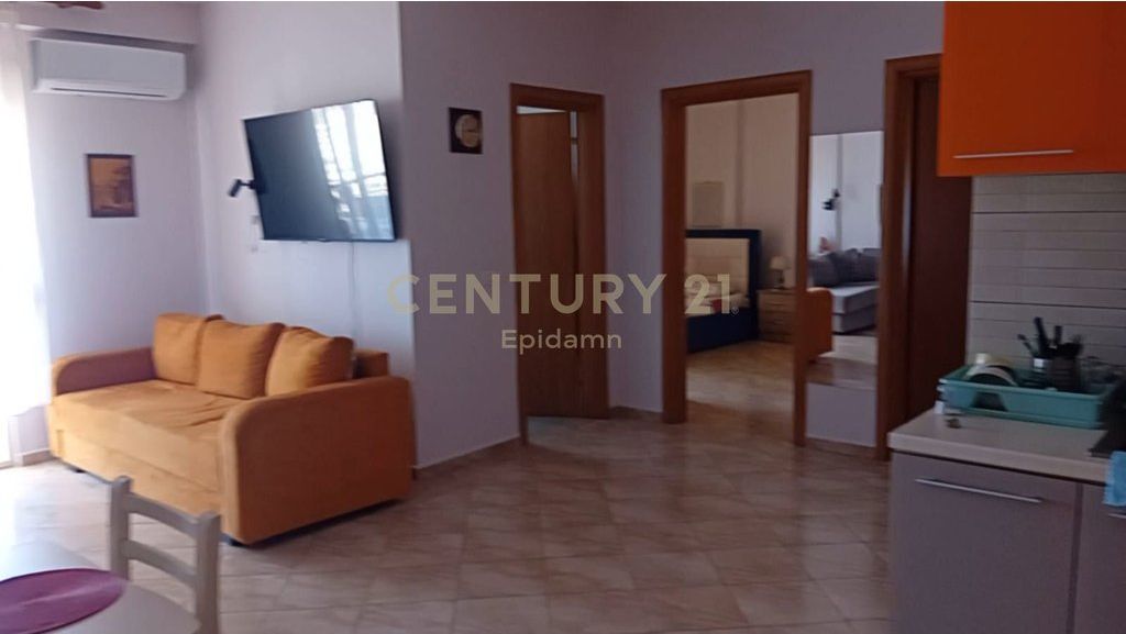Jepet me qira apartament 2+1+2 me pamje nga deti ne Vollga