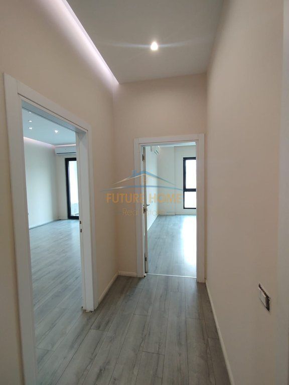 Qera, Ambient Biznesi, Kompleksi Square 21,Tiranë