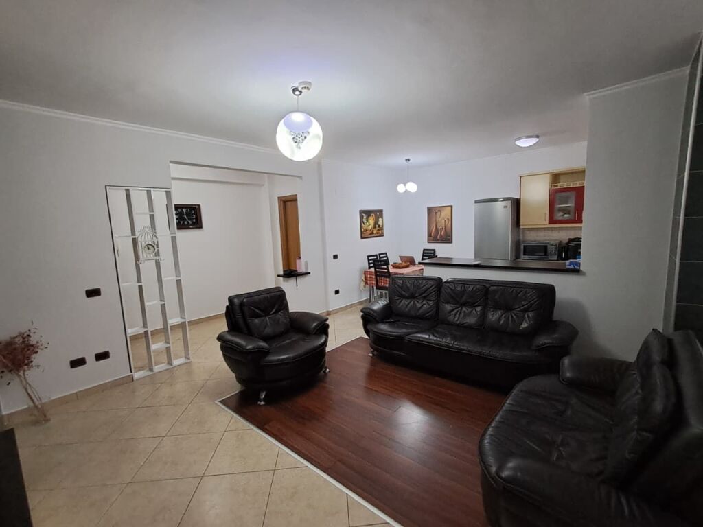 Jepet me qira apartament 2+1 te Markata, Durrës