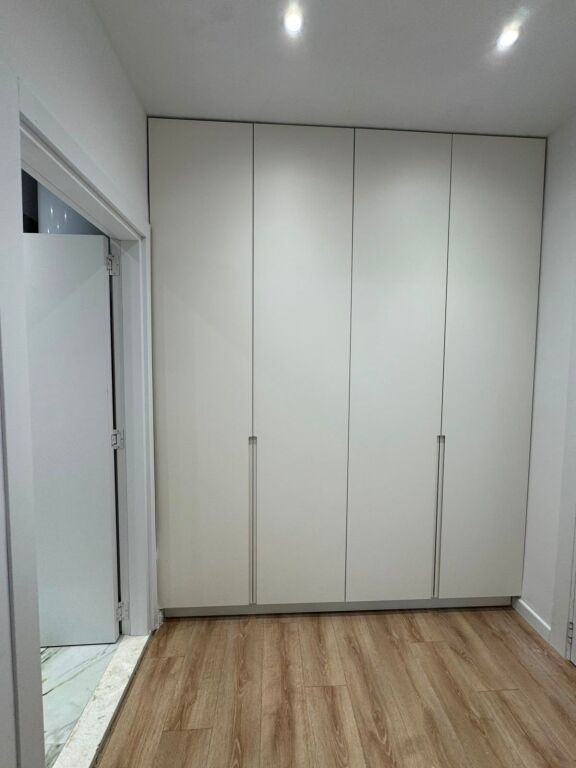 SHITET APARTAMENT 2+1+2 +POST PARKIMI  , RRUGA E ELBASANIT PRANE XIBRAKUT