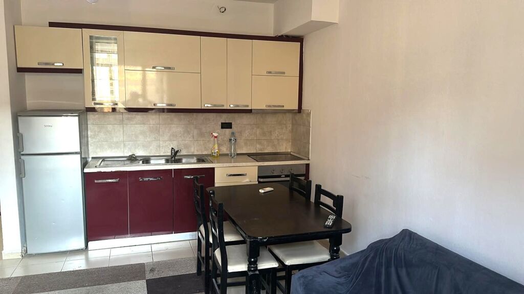 🏡 Jepet me Qera Apartament 1+1 tek Selvia, 500 mije lekee