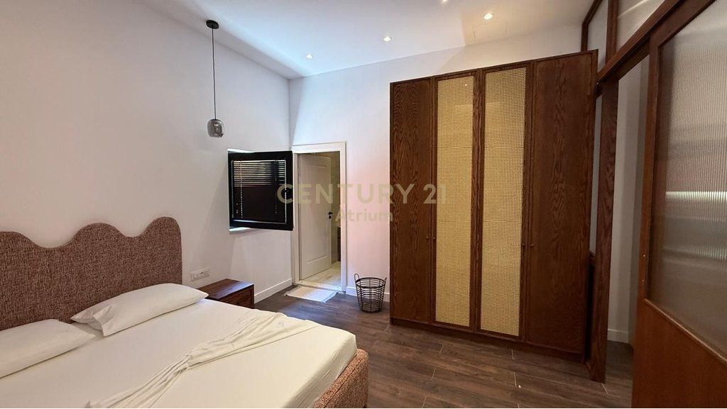 Apartment 1+1 For Rent in Pazari i Ri, Tirana - 700€