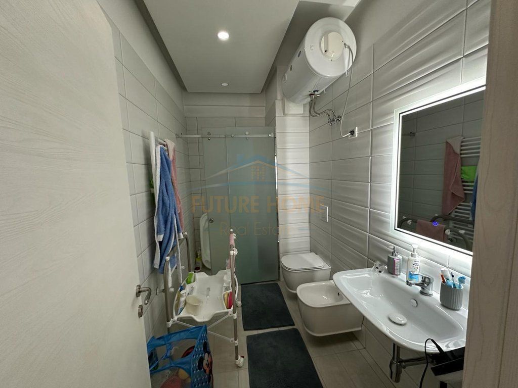 SHITET APARTAMENT 2+1+2 GREEN CITY , UNAZE E RE