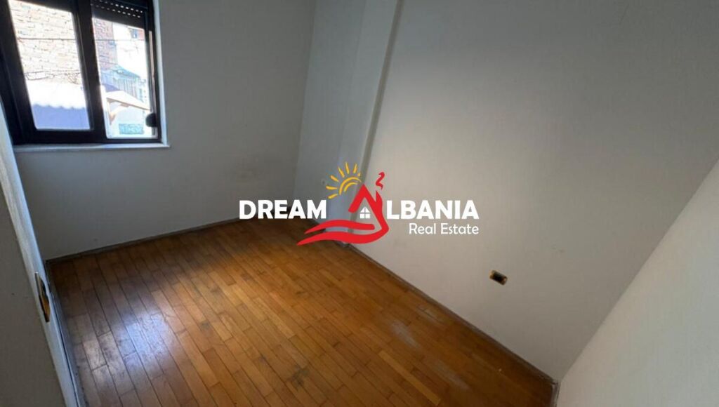 Shitet Apartament 2+1 prane Venuse në Xhamllik, Tiranë  (ID 41212272)
