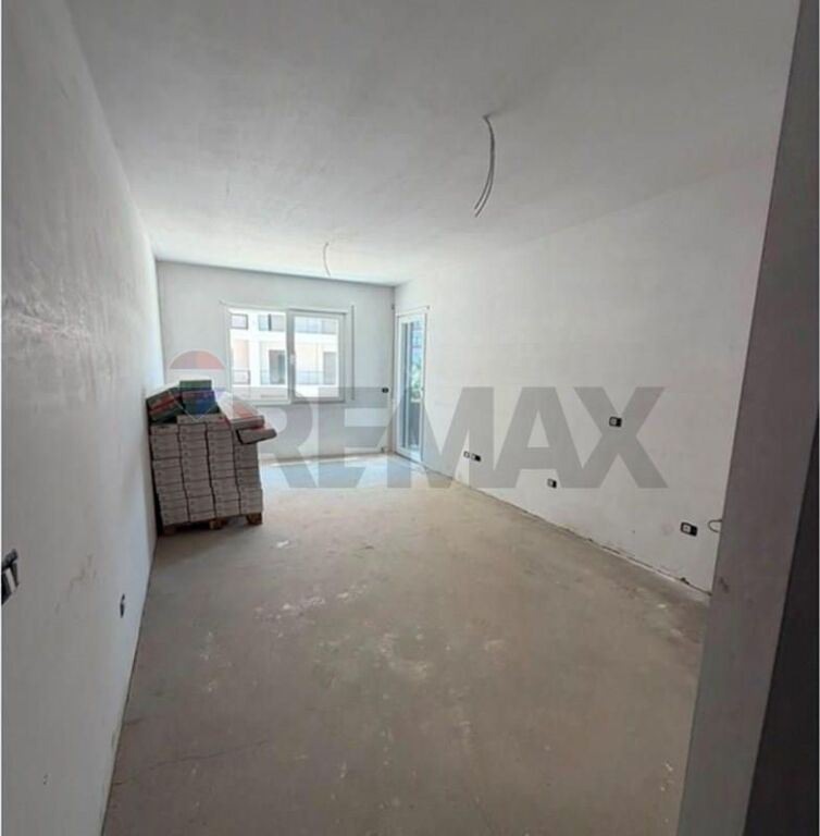 Shitet Apartament 2+1 . Paskuqan