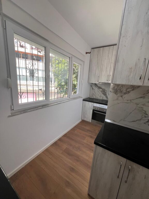 Shitet apartament 1+1 📍Laprakë, pranë KMY