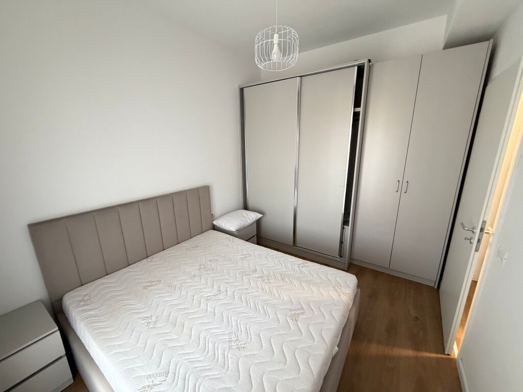Jepet me qera Apartament 1+1 Ali Demi 380 mij lek 