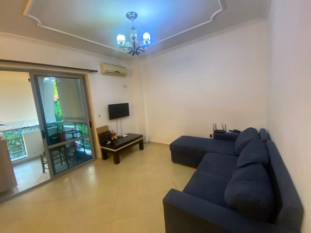 JEPET ME QIRA, APARTAMENT 1+1, Fresk