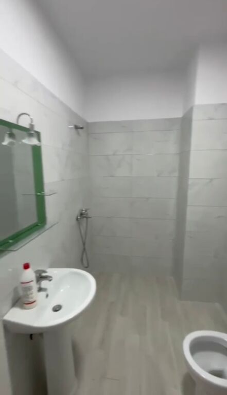Apartament me qera - Astir