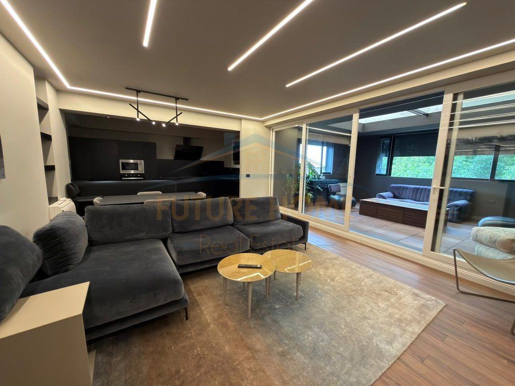 Shitet, Apartament 3+1+3+2 Poste Parkimi , Rezidenca Long Hill, Tiranë
