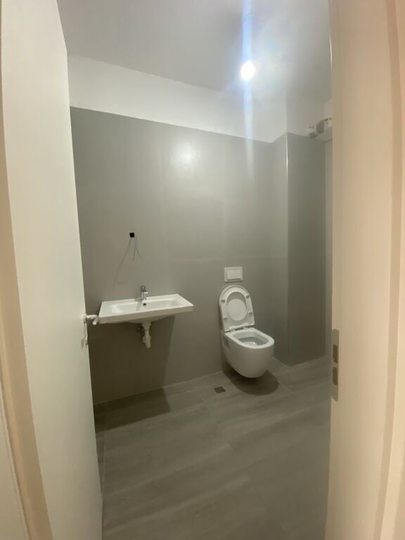 🏢 Jepet me Qira Ambient Zyre në Don Bosko