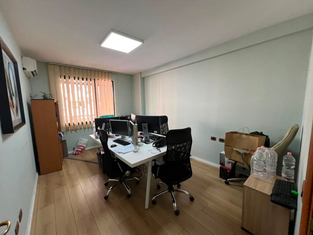 Affitto | Apartament 2 + 1 | 21 Dhjetori | 600 €/mese