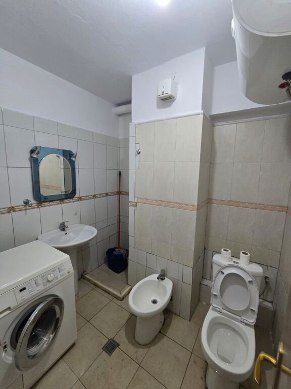 Apartament 1+1, Rruga e Elbasanit!