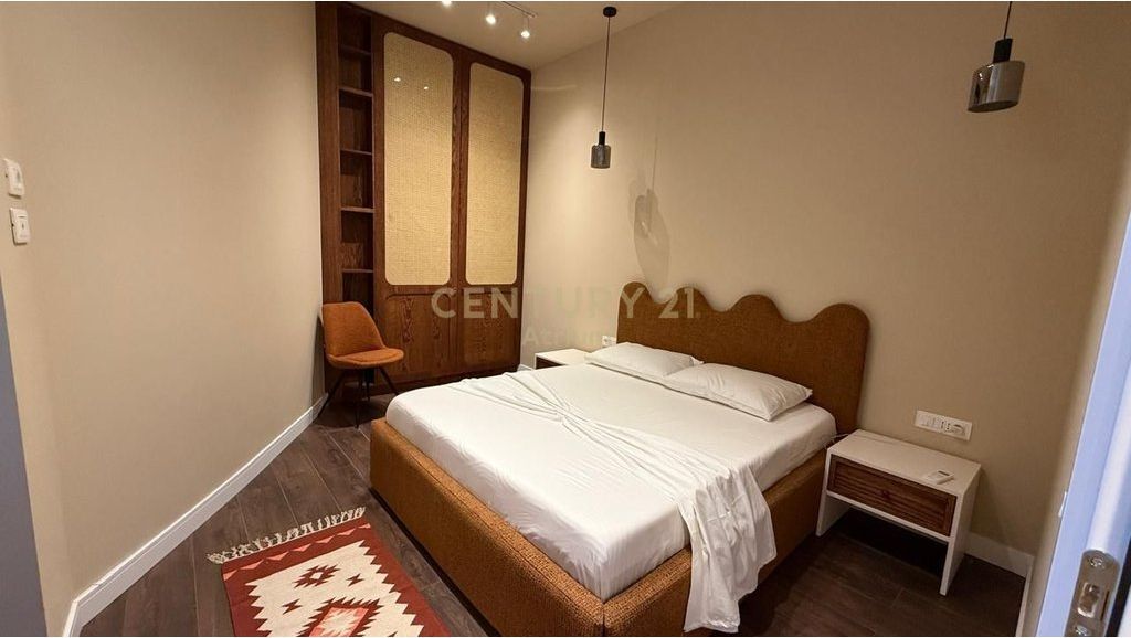 Apartment 1+1 For Rent in Pazari i Ri, Tirana - 700€ | 98 m²