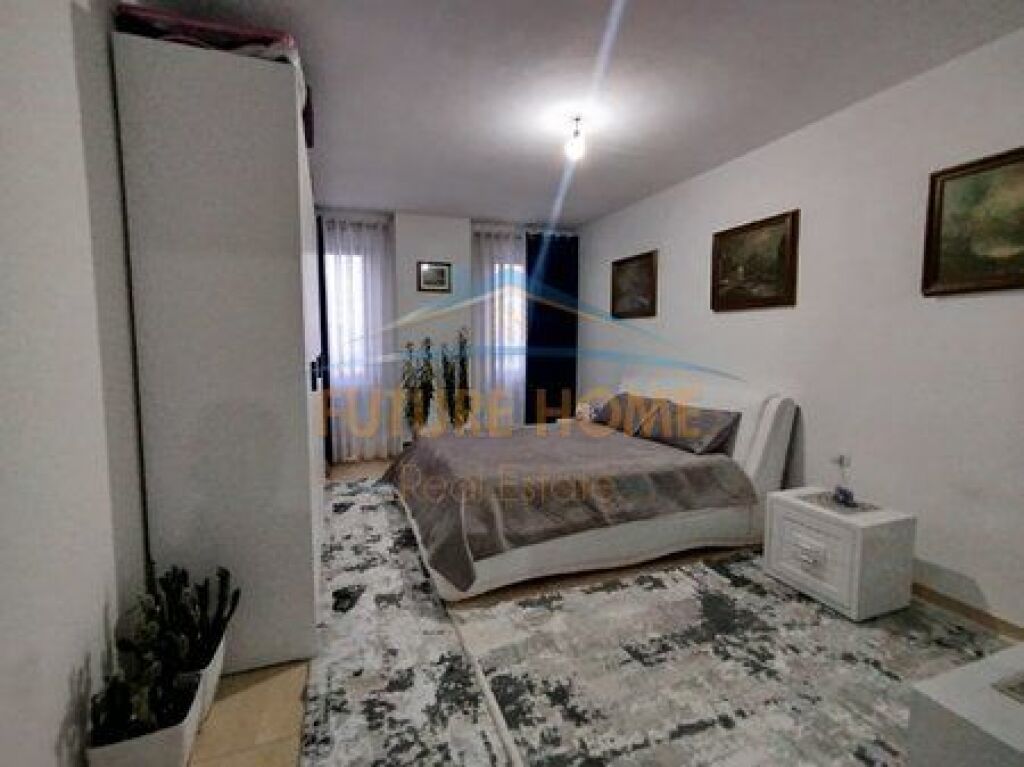 Shitet, Apartament 1+1, Kamez