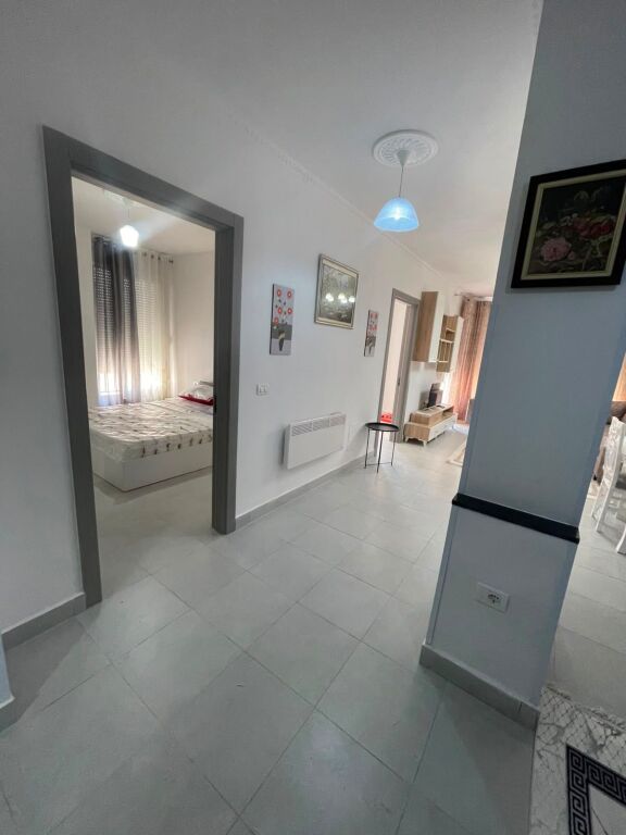Affittasi 2+1+2 e parcheggio per 55.000 lekë