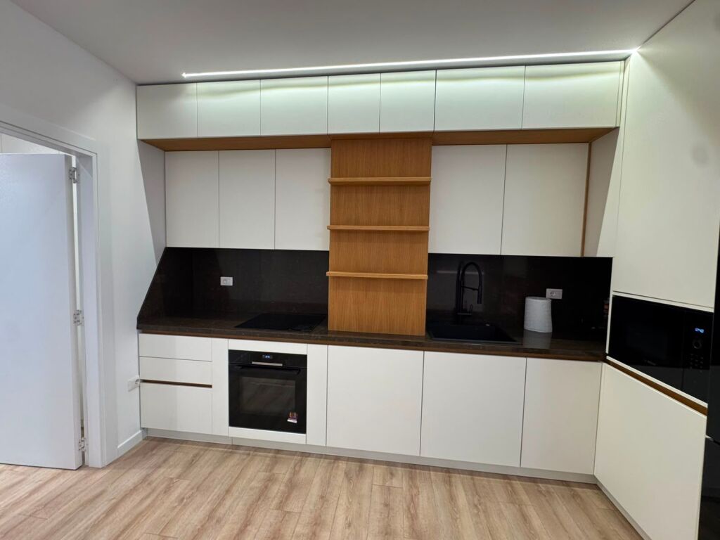 SHITET APARTAMENT 2+1+2 +POST PARKIMI  , RRUGA E ELBASANIT PRANE XIBRAKUT