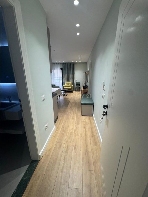 Jepet me qira apartament 1+1 – Komuna e Parisit