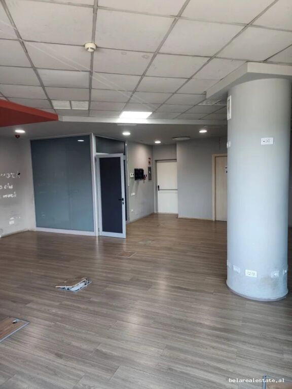 Zyre Me Qera Tek Pallati Me Shigjeta (ID BZ21000) Tirane