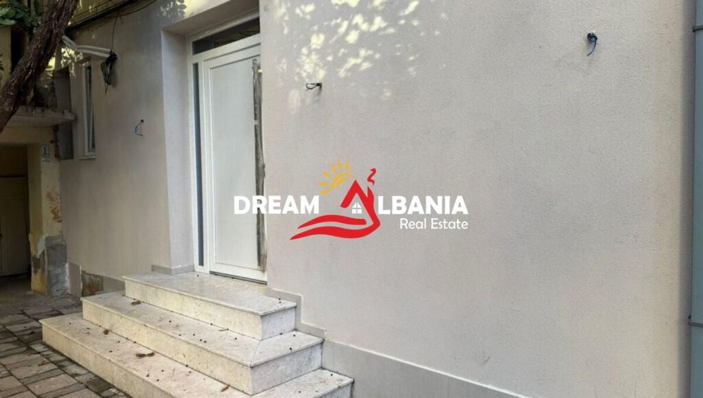 Jepet me Qira Ambient Biznesi – Rruga Fatmir Haxhiu, pranë ETC (42711182)