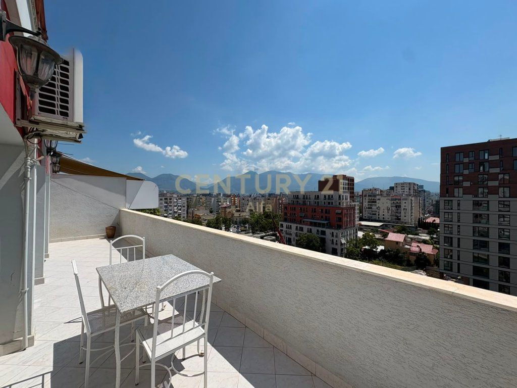 Jepet me qera apartament 2+1+depo me verandë, i përshtatshëm për zyrë, në Rrugën Dritan Hoxha!