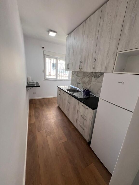 Shitet apartament 1+1 📍Laprakë, pranë KMY