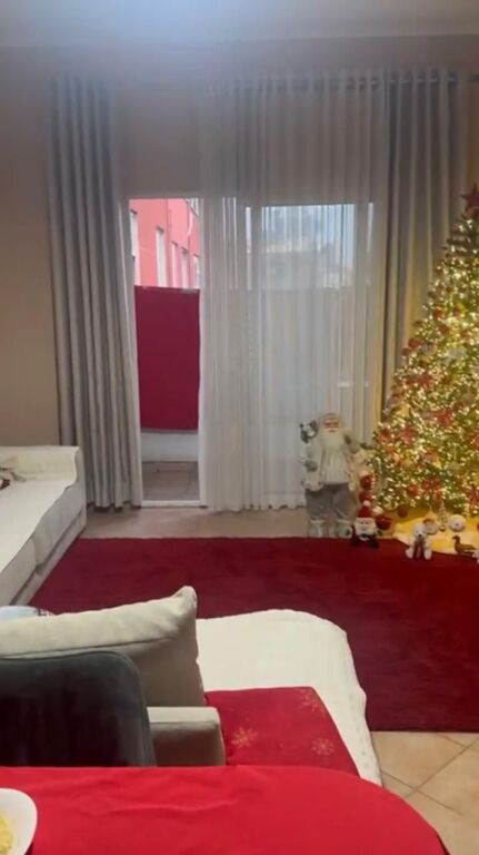 🏡 Shitet Apartament 2+1+2 në Yzberisht – Pranë Spitalit Amerikan 3