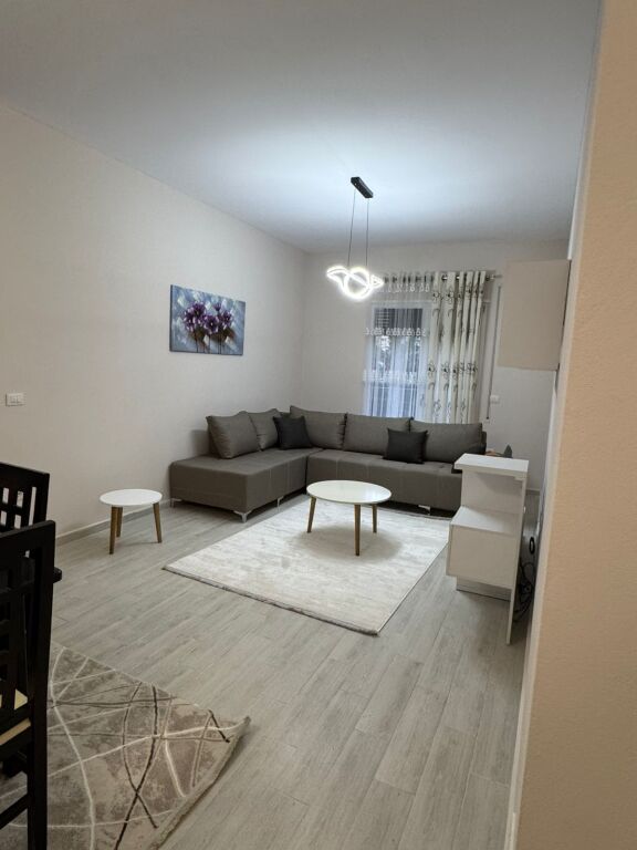 Apartament me qera - Astir