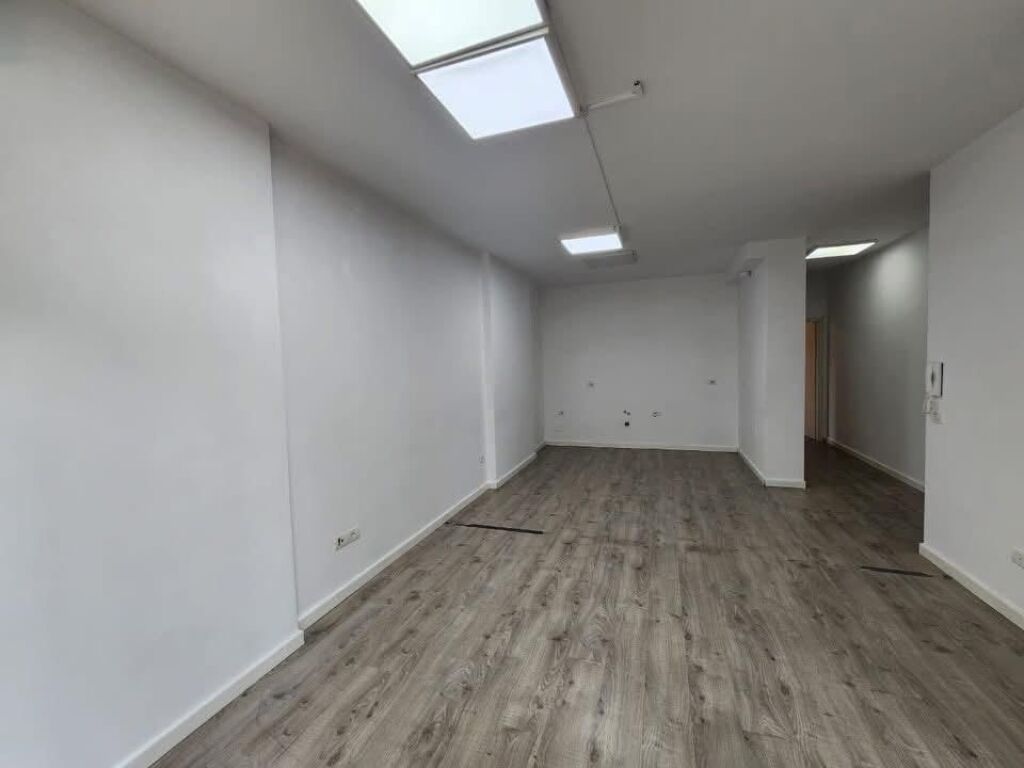 Rent | Ambjent Biznesi | Stadiumi Dinamo | 800 €/month