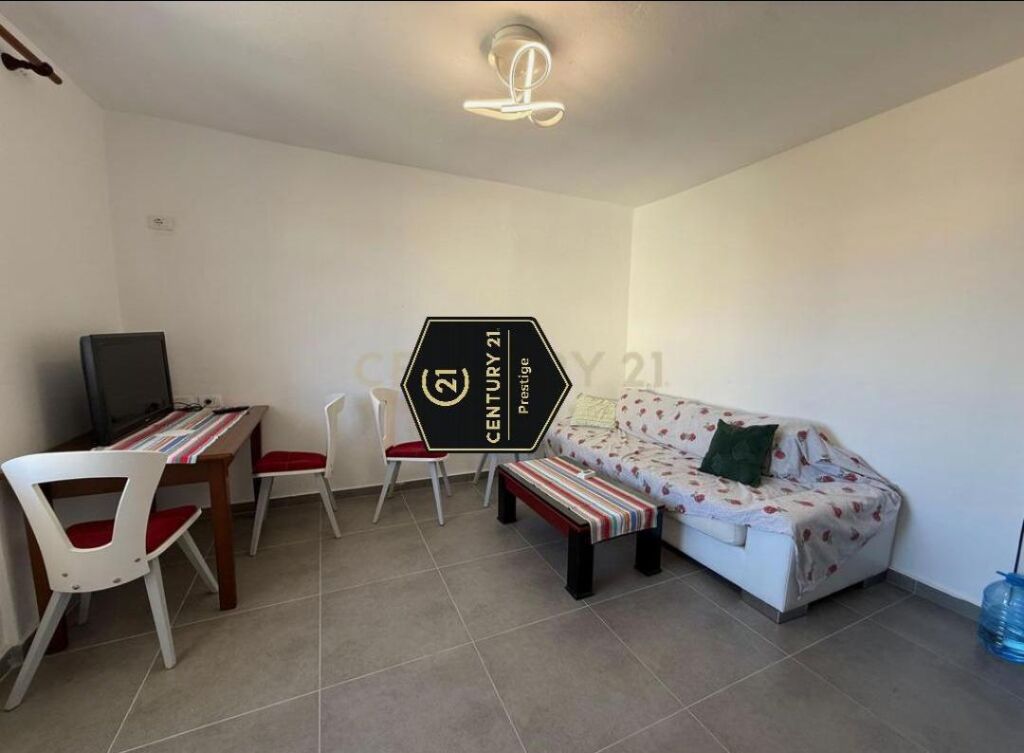 Furnished 2+1 apartment, United School
