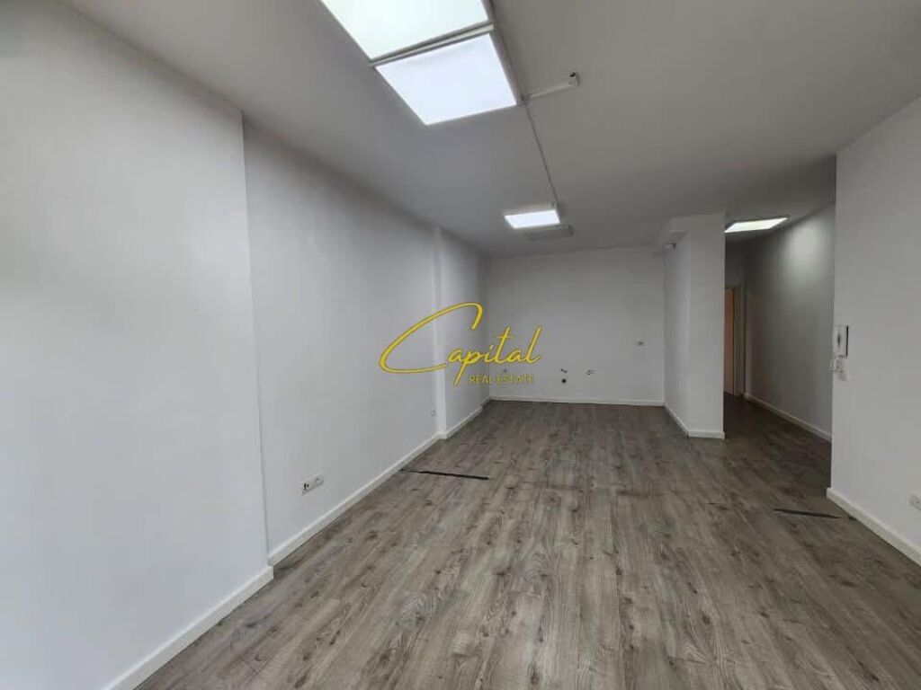 AMBIENT BIZNESI ME QIRA 95 M2 STADIUMI DINAMO 80.000 LEKE