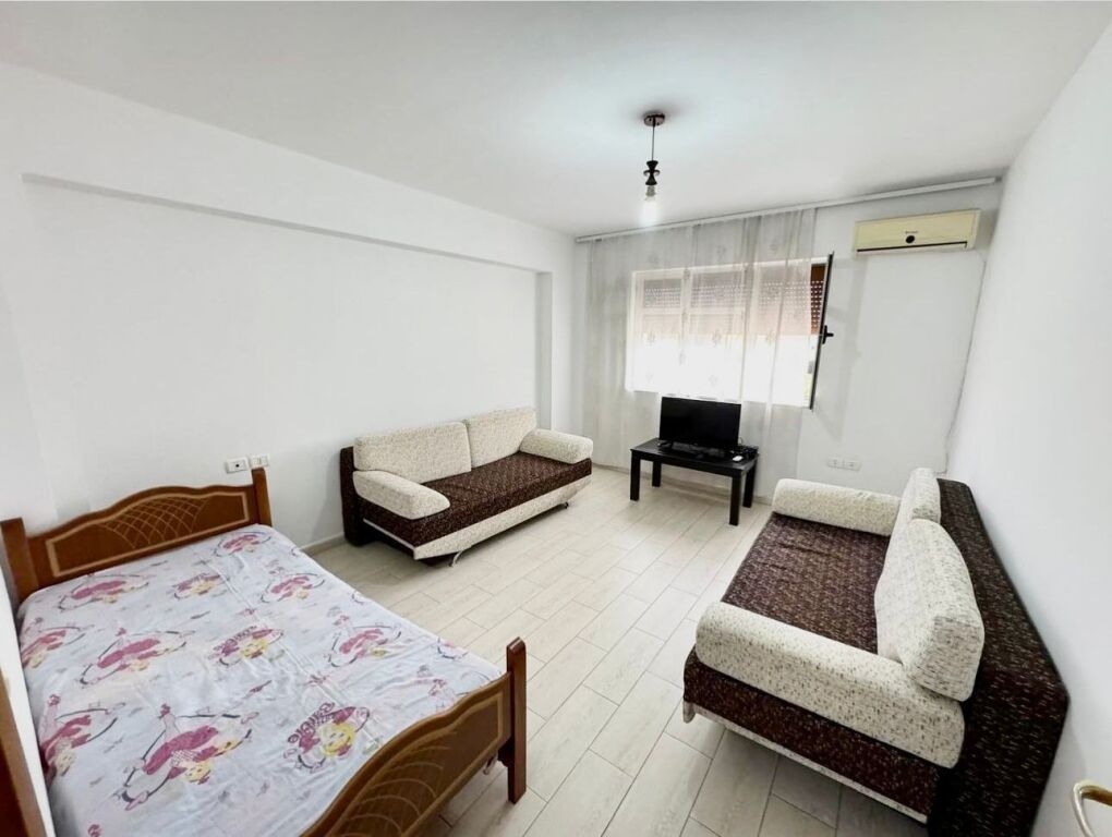 🏡 Jepet me qera apartament 2+1  📍Kthesa e Kamzës, Kompleksi Malajzan 💰Çmimi: 500€ / Muaj