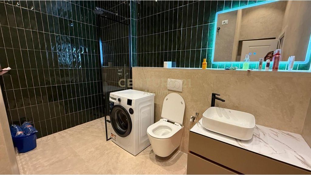 Apartment 1+1 For Rent in Pazari i Ri, Tirana - 700€