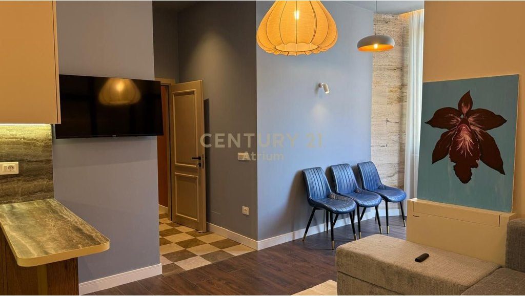 Apartment 1+1 For Rent in Pazari i Ri, Tirana - 700€ | 98 m²
