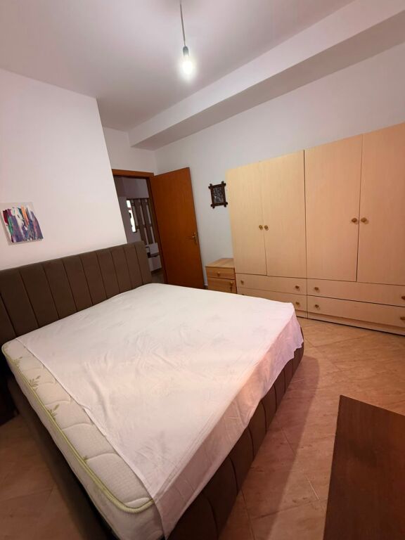 Affitto | Apartament 1 + 1 | Yzberisht | 380 €/mese