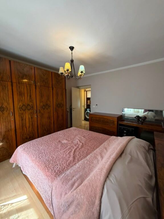 Apartament 2+1 me qira  Rr.Myslym Shyri!!