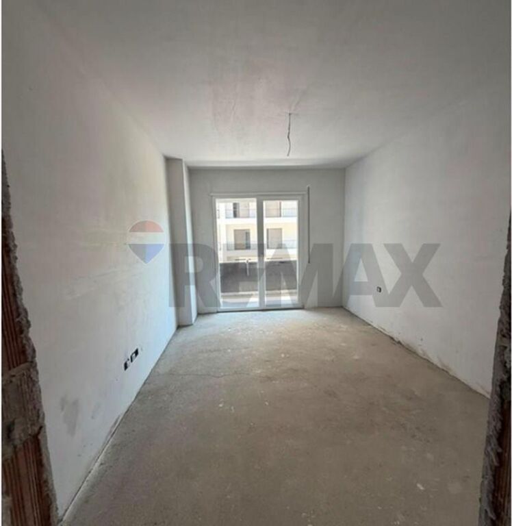 Shitet Apartament 2+1 . Paskuqan