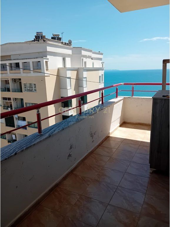 Jepet me qira apartament 2+1+2 me pamje nga deti ne Vollga