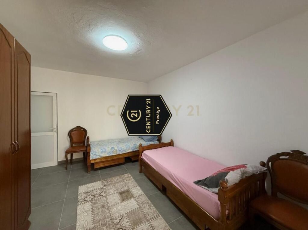 Furnished 2+1 apartment, United School