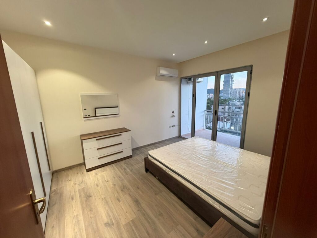 Rent | Apartament 3 + 1 | Pazari i Ri | 1400 €/month