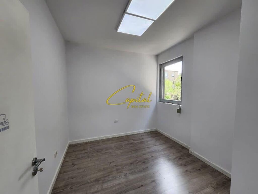AMBIENT BIZNESI ME QIRA 95 M2 STADIUMI DINAMO 80.000 LEKE